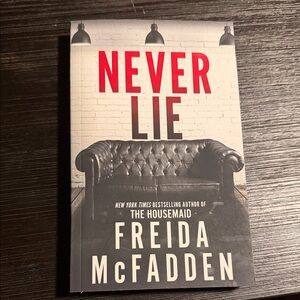 Never Lie by Freida McFadden Book